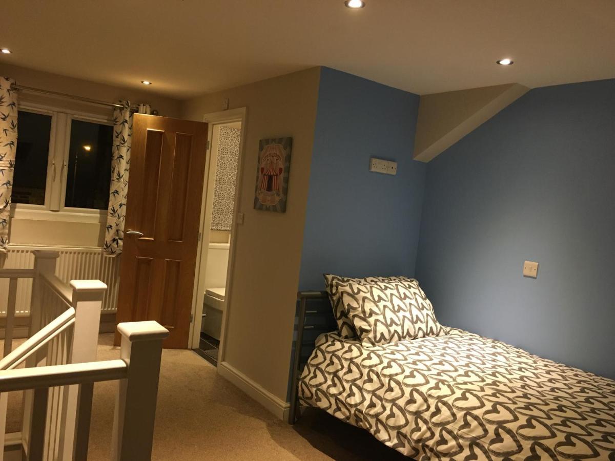 Derby Pride Park Private Ensuite Room- 2 Beds- Free Parking Экстерьер фото